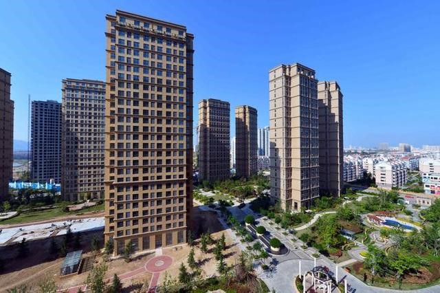 满22岁免费分一套120平方米楼房,这个村火了!