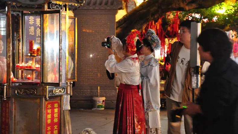 《夜班》：谁来照顾照护者？