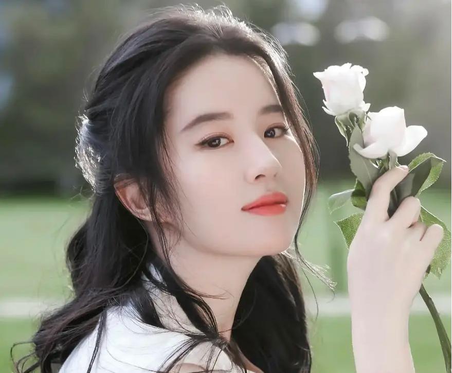 《TVB知名男星海俊杰：大病初愈后的坚持与正能量》