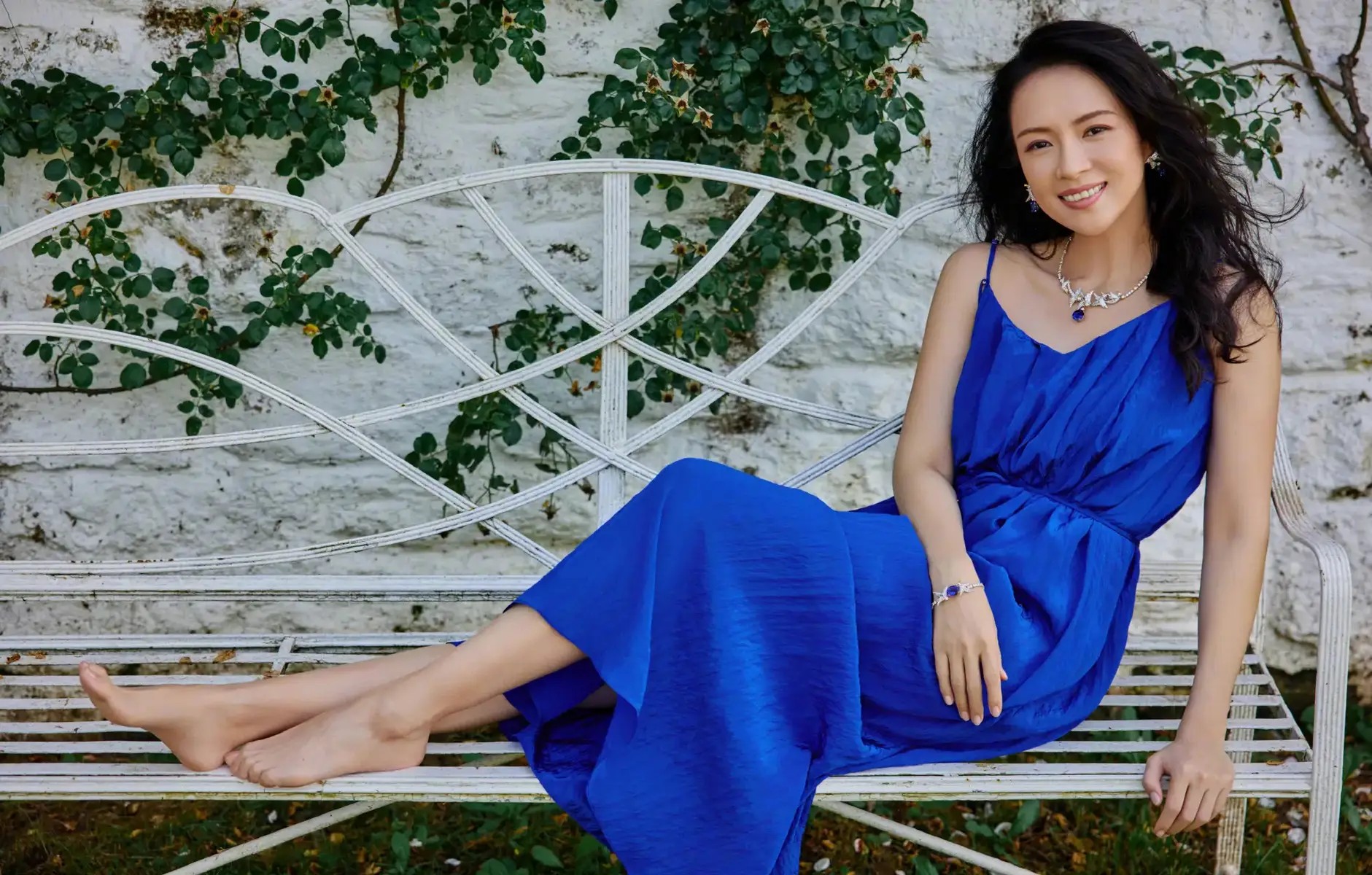 14时起停工，为了避台风，有深圳人已经搬进无窗酒店了