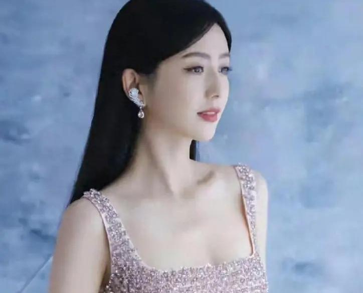 小天才手表里的“小圈子”：孩子们的社交江湖与家长的盲区