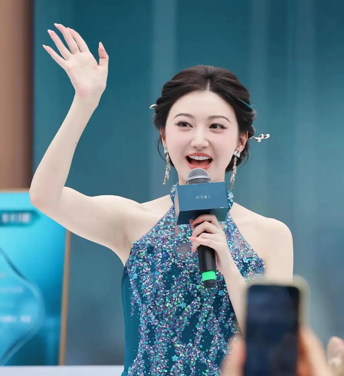 “职业代退人” 泛滥：千亿退保黑产的陷阱与博弈