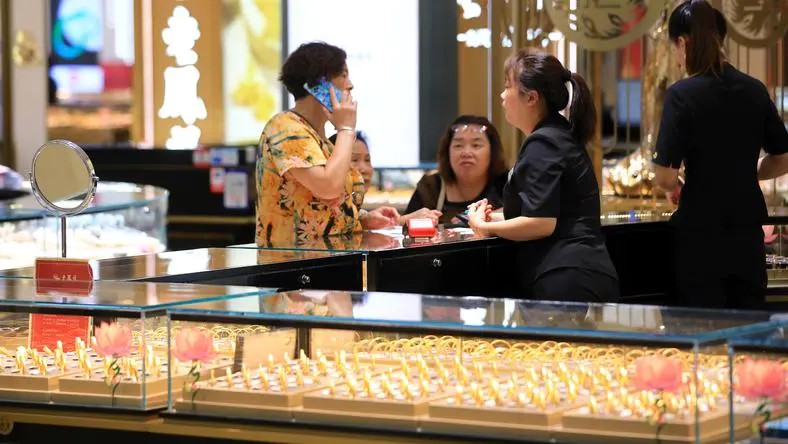 电影《风林火山》遭抵制！富二代导演背景被扒，堪称港圈一霸