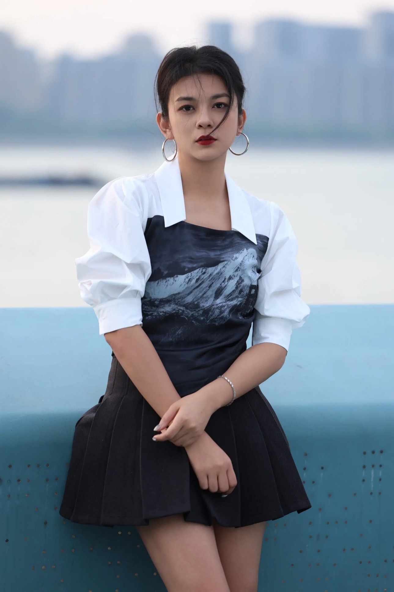 《醉刀客》“血刃江湖”海报解析：当武侠美学撞上硬核爽感，一场血色江湖即将破屏