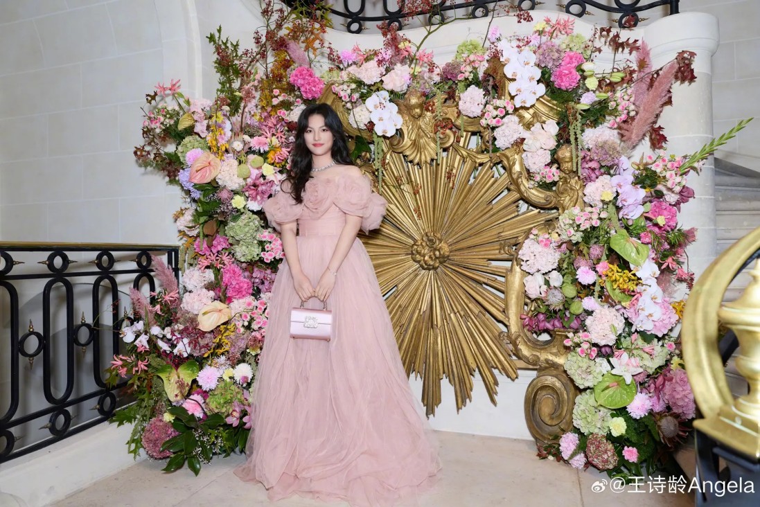 豆瓣8.9分恐怖新剧《小丑回魂：欢迎来到德里镇》：血腥尺度与深度内核并存