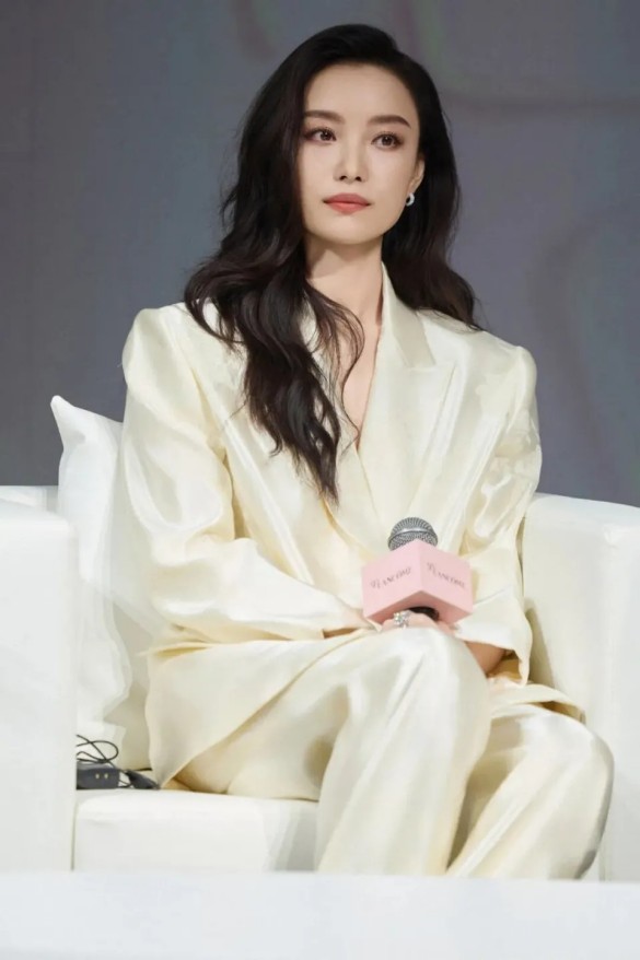 翁帆近况曝光：吃饭仅两荤一素，杨老留下的钱够她用到80岁