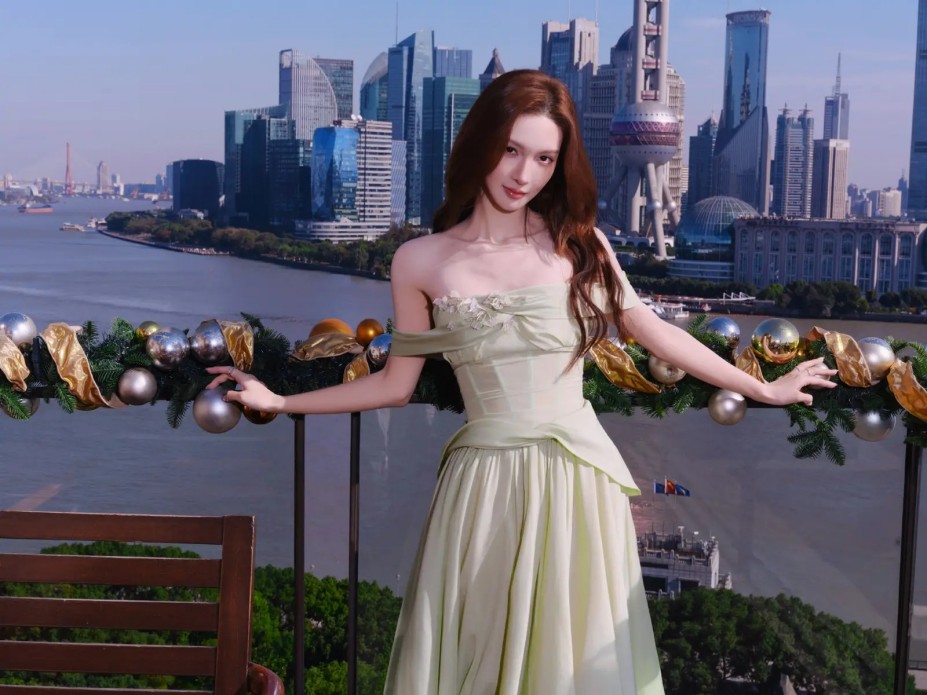 18岁TVB小花罕见晒性感！自称有点害羞但已是大姑娘！承认升读港大新闻系