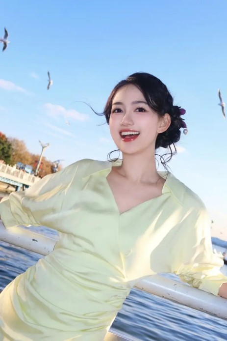 鞠婧祎靓丽写真美爆了！不是肥乳肥臀也能性感撩人