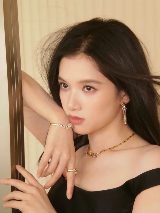 相声讽刺战：文工团该用作品回怼郭德纲吗？