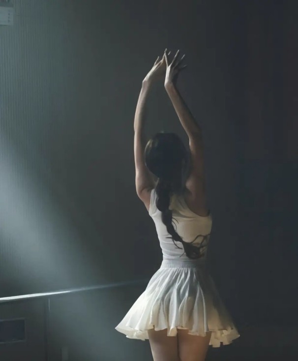 林志玲51岁生日：颜值在线、排场不小，却鲜有明星好友送祝福，背后是人生赛道的悄然分岔